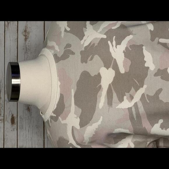 GAP athleisure pink and tan camo drawstring sweatshirt Size XL - Picture 2 of 7